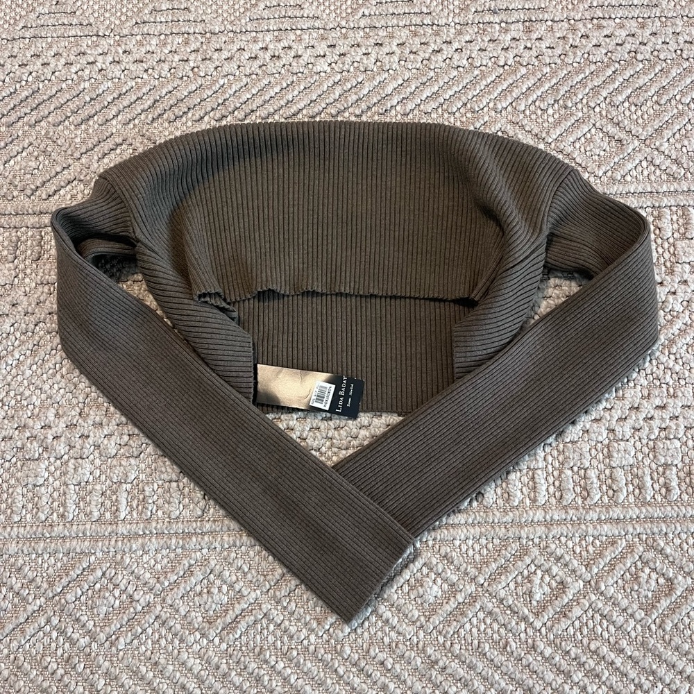 NEW Lida Baday Shrug